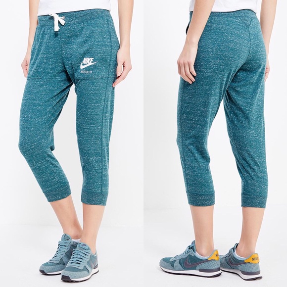 nike vintage capri